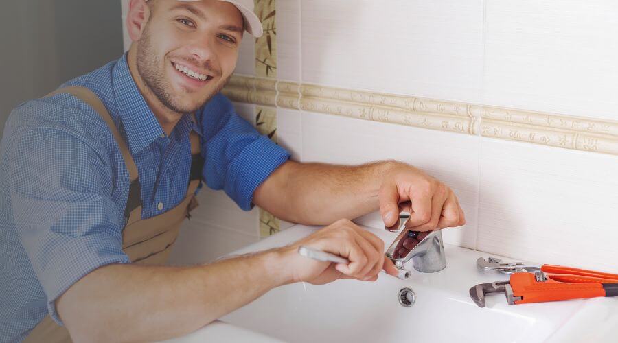 Handle or spout repair in Leslie, AR